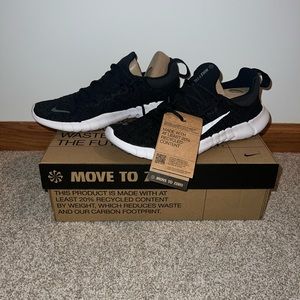 Nike Free Run 5.0 Next Nature black and white